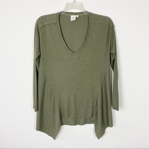 White Crow Tops - White Crow Asymmetrical Hem Top Green XS